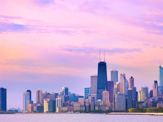Blick auf die Skyline von Chicago am Lake Michigan