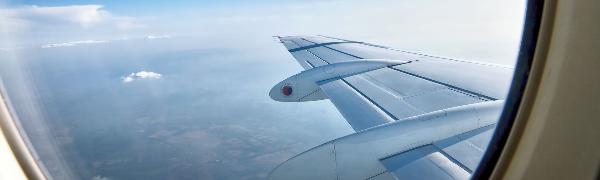 Blick aus fliegendem Flugzeug