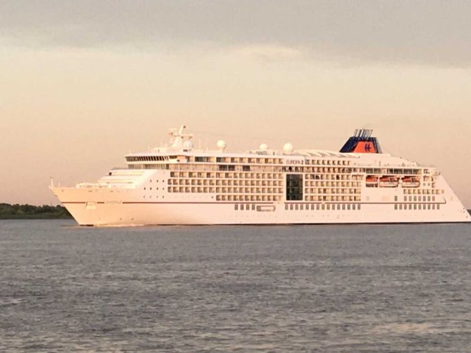 EUX auf der Elbe - MS Europa 2