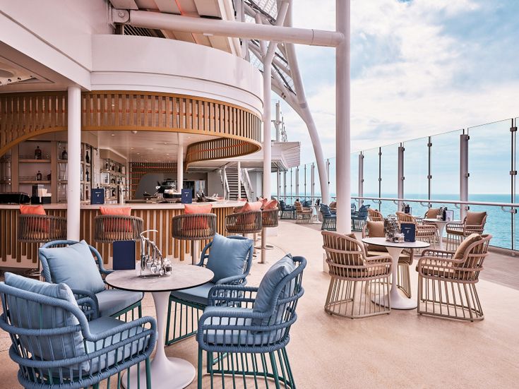 Außenbar an Bord der Mein Schiff Relax