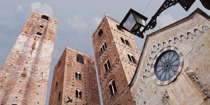 Kirchturm in Stadt Savona