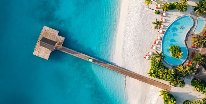Beste Ruhe Malediven Insel, Luxus Schwimmbad Resort Pier