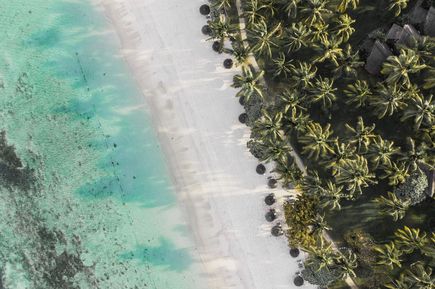 Strand der Insel Mauritius (Indischer Ozean in Afrika)