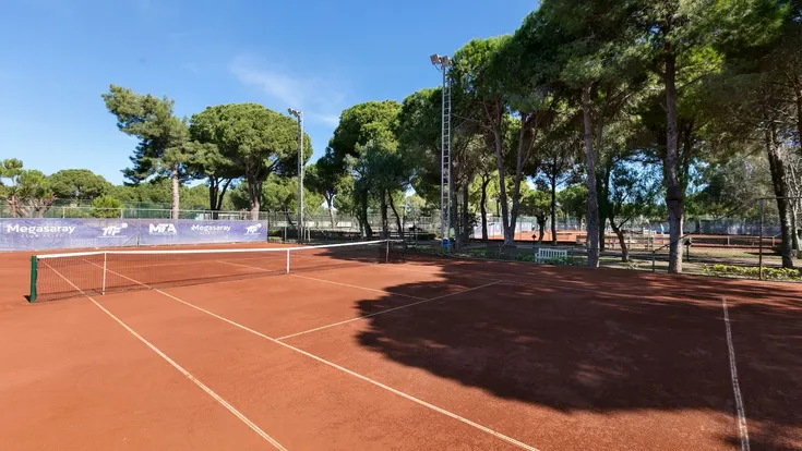 Einer der vielen Tennisplätze im Hotel