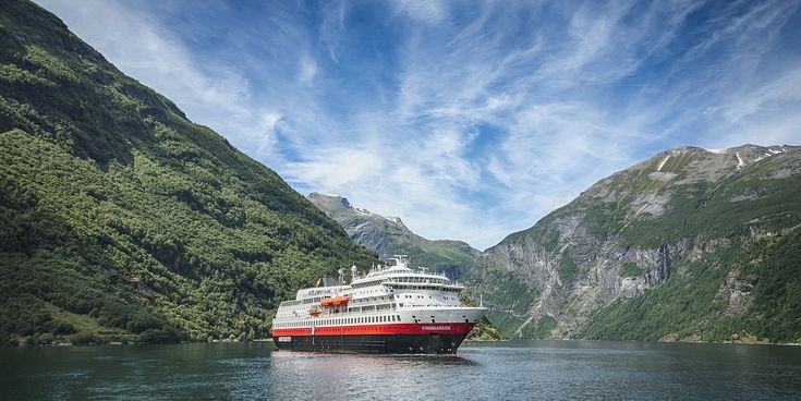 MS Finnmarken auf See 