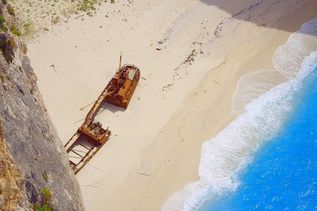 Schiffswrack in der Bucht auf Zakynthos