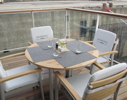 Sitzbereich Restaurant außen - Hanseatic Nature