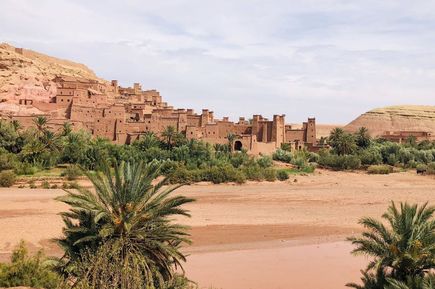 Stadt Ouarzazate liegt im Atlas Gebirge in Marokko