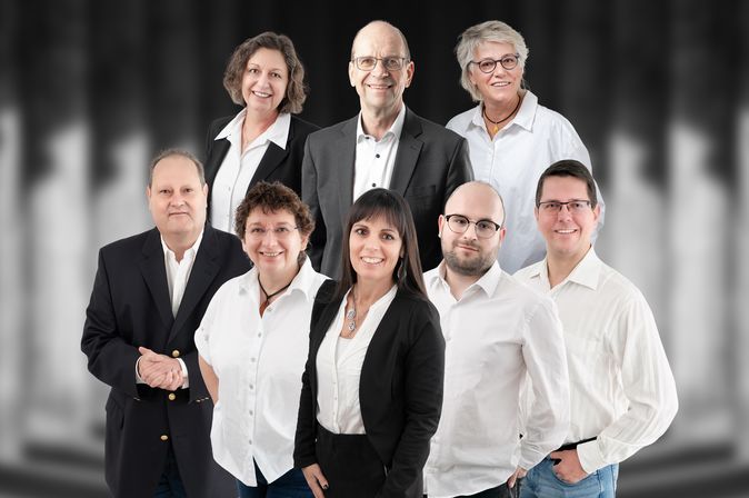 Gruppenbild Mitarbeiter vom Lufthansa City Center Pforzheimer Reisebüro