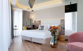 Zeus Essence Wyndham Athens Residence