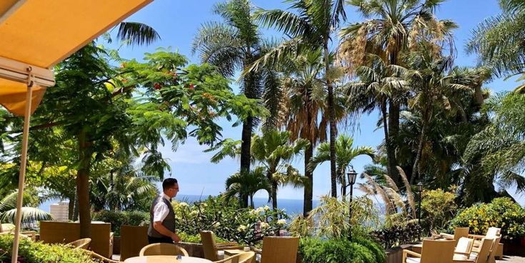 Terrasse im TIGAIGA HOTEL & SUITES