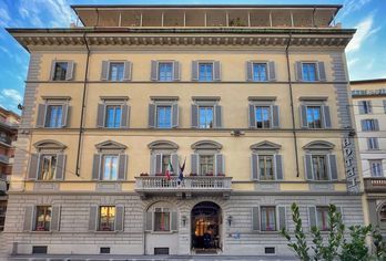 De La Pace, Sure Hotel Collection by Best Western