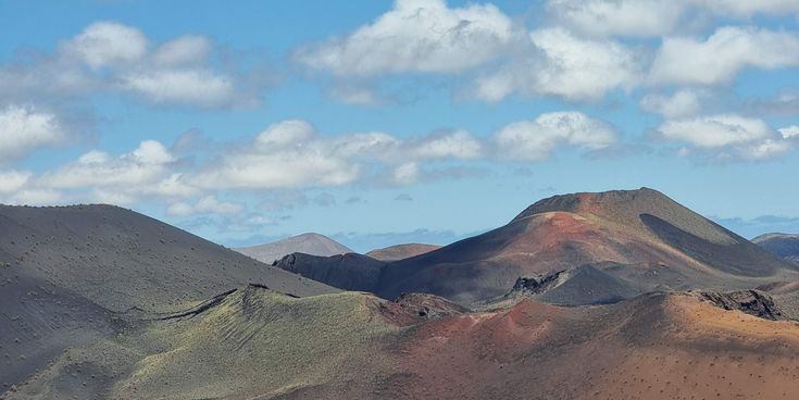 Blick über die Vulkanlandschaft des Timanfaya Nationalparks