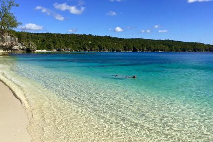 Strand der Insel Vanuatu im Pazifischen Ozean