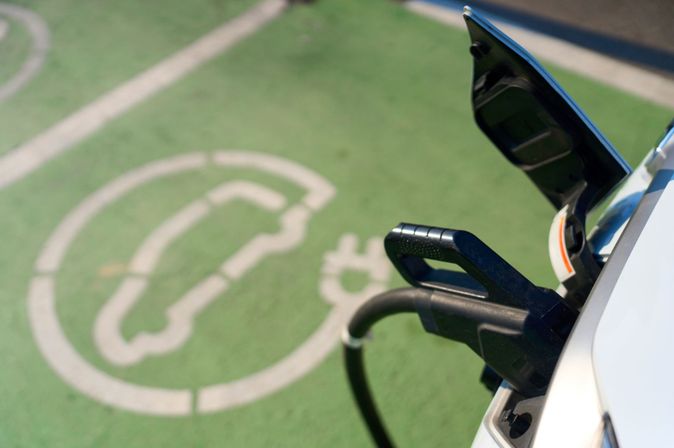 Elektroladestation im Parkhaus