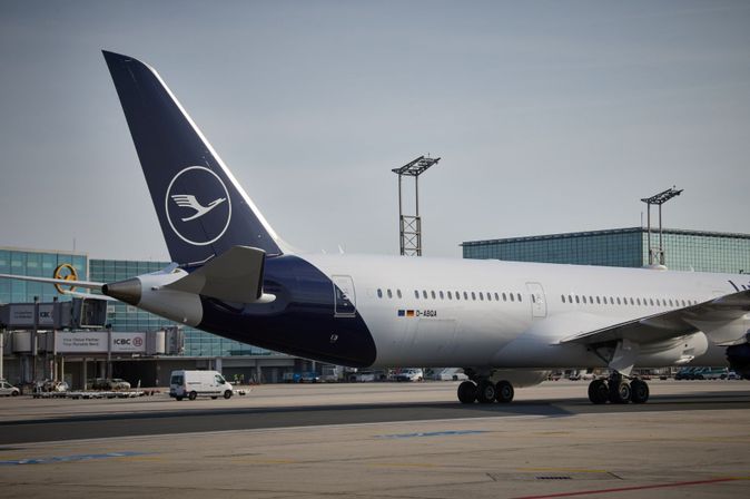 Lufthansa Boeing Dreamliner 787-9 am Flughafen Frankfurt a.M.