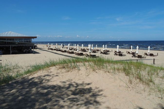 Strand der Ostsee, etwa bei Jurmala in Lettland