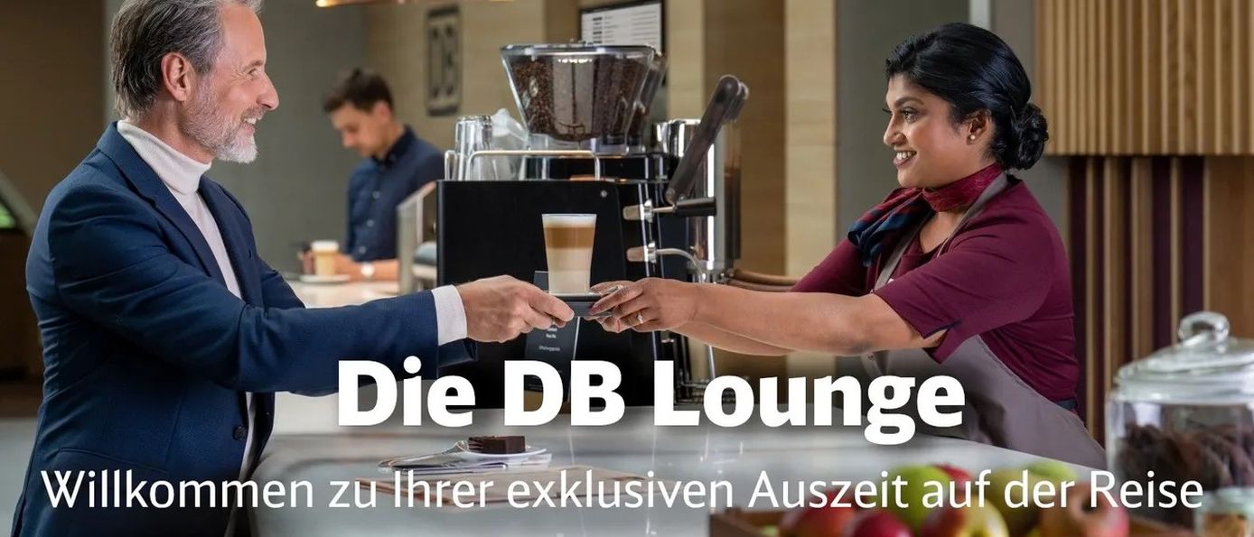 Moderne DB Lounge mit hellen Bereichen, ergonomischen Arbeitsplätzen und Loungebereich für Geschäftsreisende
