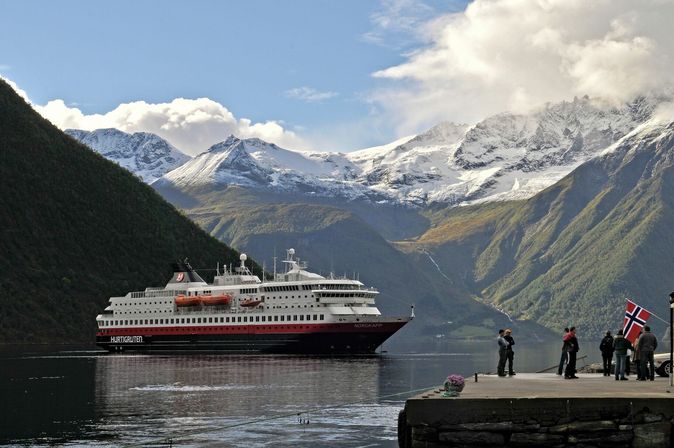 Hurtigruten Postschiff Kreuzfahrt Schiff