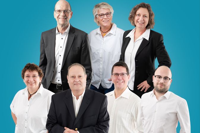 Gruppenbild Mitarbeiter vom Lufthansa City Center Pforzheimer Reisebüro