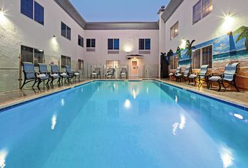 Holiday Inn Express & Suites - Hollywood Walk of Fame