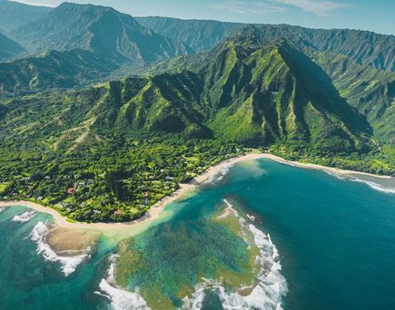 Berg am Meer in Hawaii USA