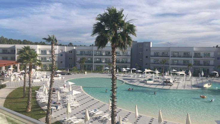 Poolanlage des Aldiana Clubs Calabria