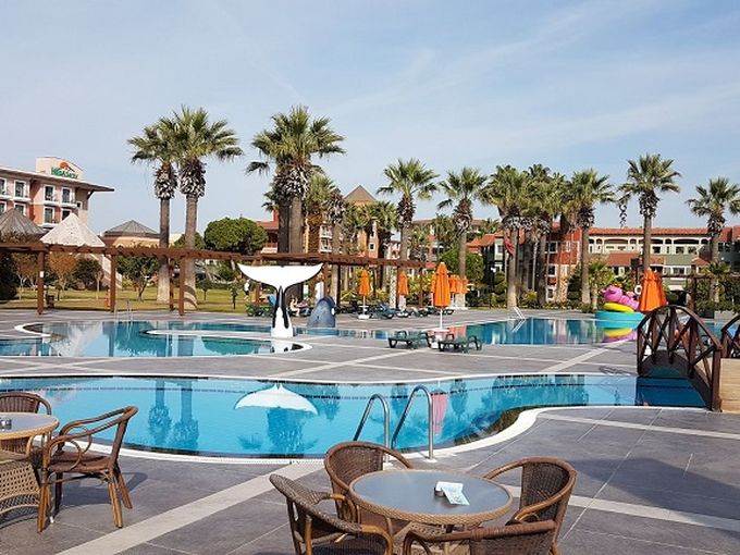 Teil der Poollandschaft nach Renovierung