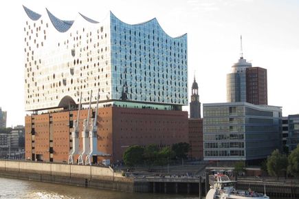 Elbphilharmonie - MS Europa 2