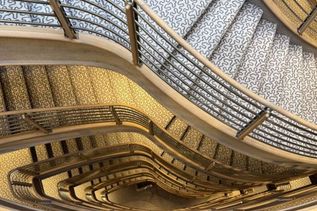 Treppenhaus auf Kreuzfahrtschiff Silversea Dawn