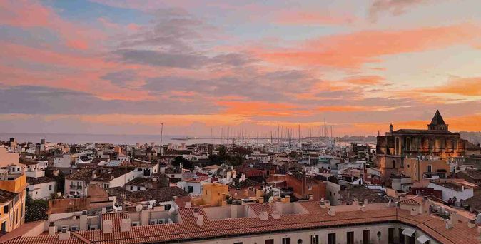 Palma de Mallorca de Mallorca im Sonnenuntergang