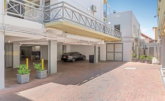 Stay at Alice Springs Hotel