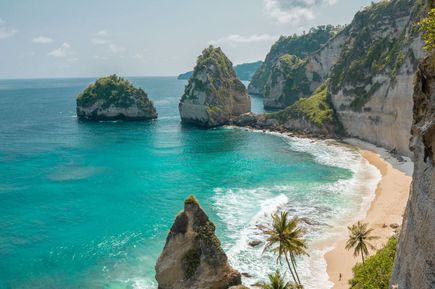 Bucht Nusa Penida am Meer auf Bali in Indonesien