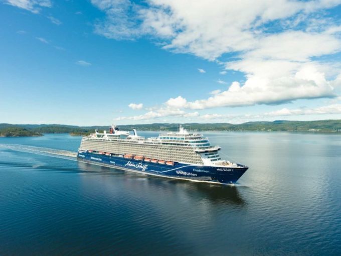 Mein Schiff 7 auf dem Meer