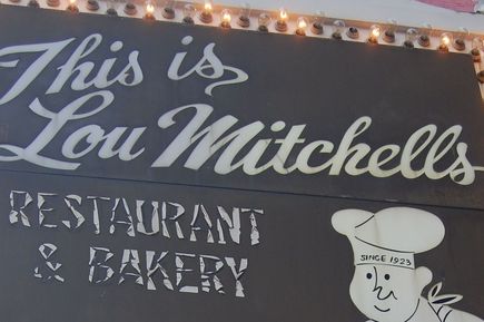 Schild vom Restaurant Lou Mitchell's