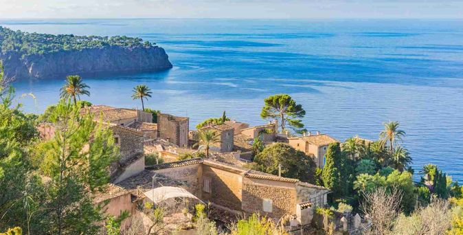 Örtchen Deia an Mallorcas Nordwestküste