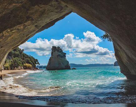 Cathedral Cove ist eine Bucht auf der Nordinsel Neuseelands
