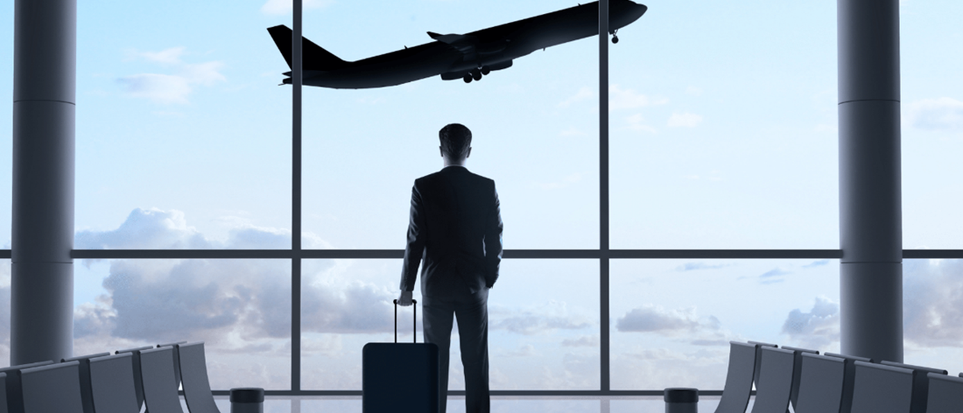 Reisender am Flughafen