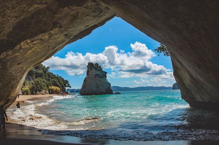 Cathedral Cove ist eine Bucht auf der Nordinsel Neuseelands