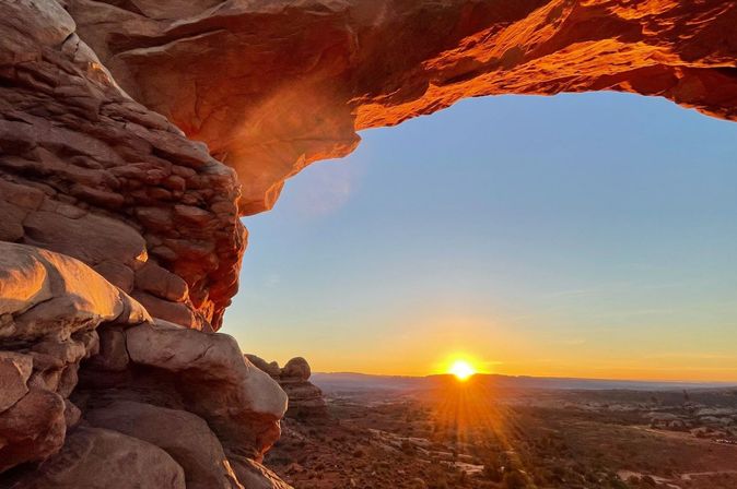 Sonnenuntergang im Arches Nationalpark, Utah in USA