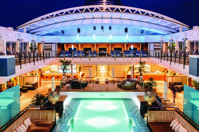 Pooldeck der MS Europa 2