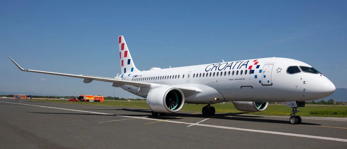 Croatia Airlines Airbus A220 auf dem Rollfeld, modernes Flugzeug für Verbindungen nach Kroatien im Sommer 2026
