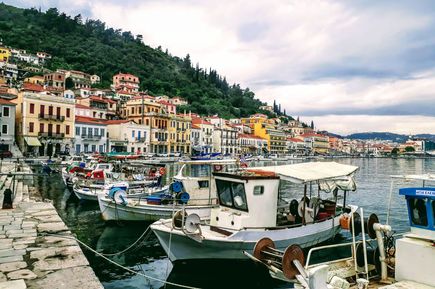 Hafen mit kleinen Booten im Peleponnes