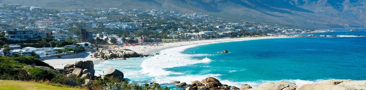 Camps Bay Bucht bei Kapstadt in Südafrika Kapregion