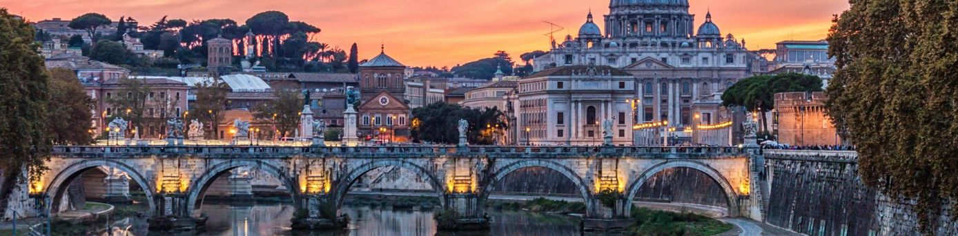 Skyline Blick auf Rom, Tiber Fluss und Petersdom