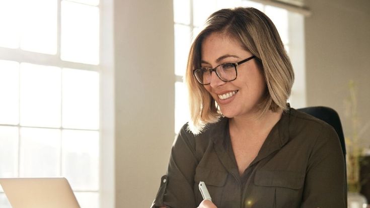 Geschäftsfrau am Laptop