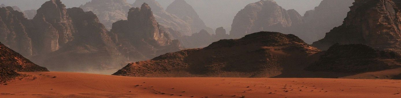 Wüste und Berge bei Jordanien Rundreise