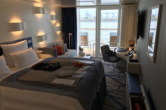Kabine mit Fenster vom Expeditionsschiff MS HANSEATIC Spirit