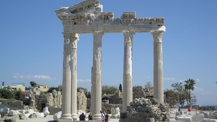 Ruinen im Hafen von Side