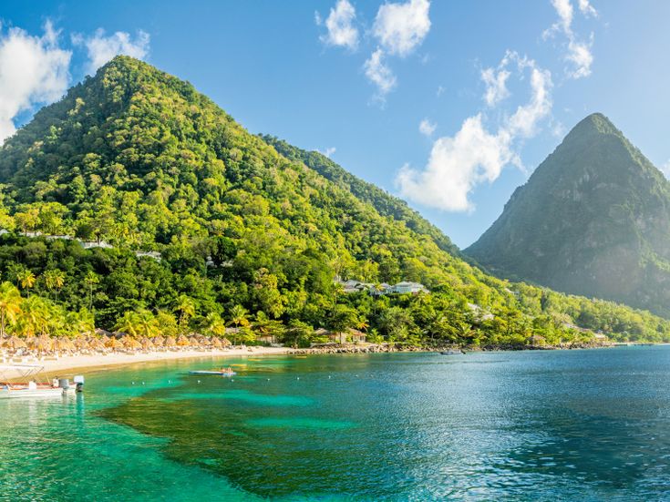 Grüne Berge auf St. Lucia 